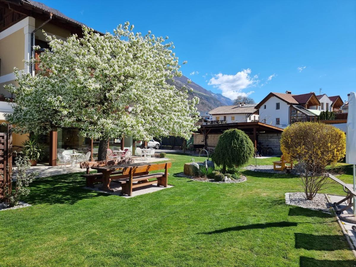 Pension Sattlerenglhof Laces Bagian luar foto